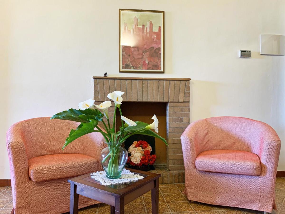 Il Borgo Antico Apartment Сан Джиминяно Екстериор снимка