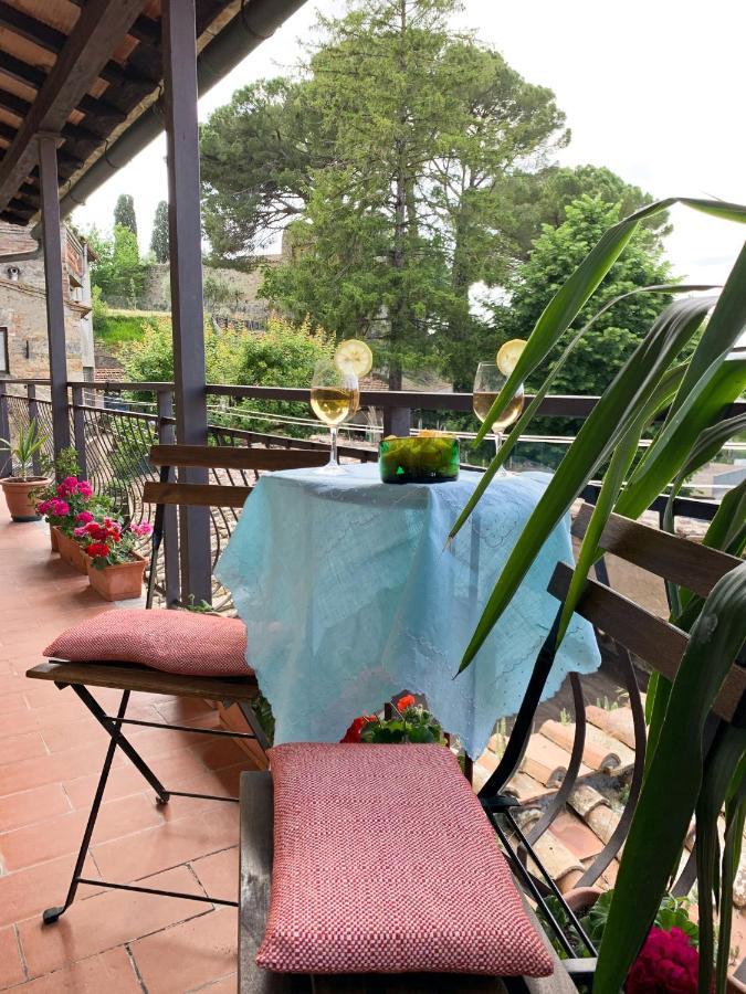 Il Borgo Antico Apartment Сан Джиминяно Екстериор снимка