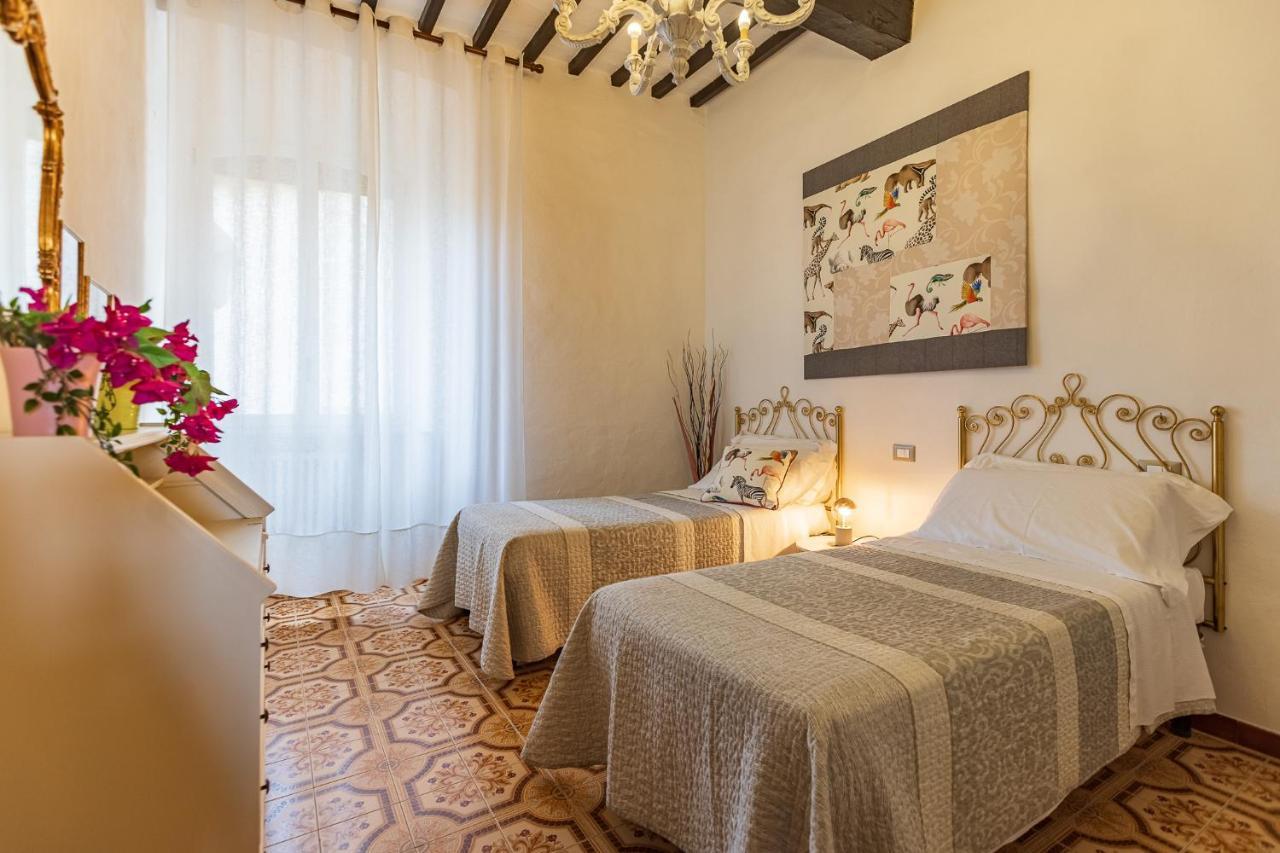Il Borgo Antico Apartment Сан Джиминяно Екстериор снимка