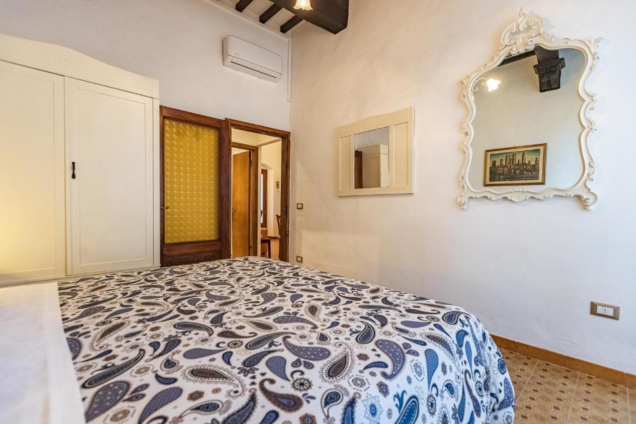 Il Borgo Antico Apartment Сан Джиминяно Екстериор снимка