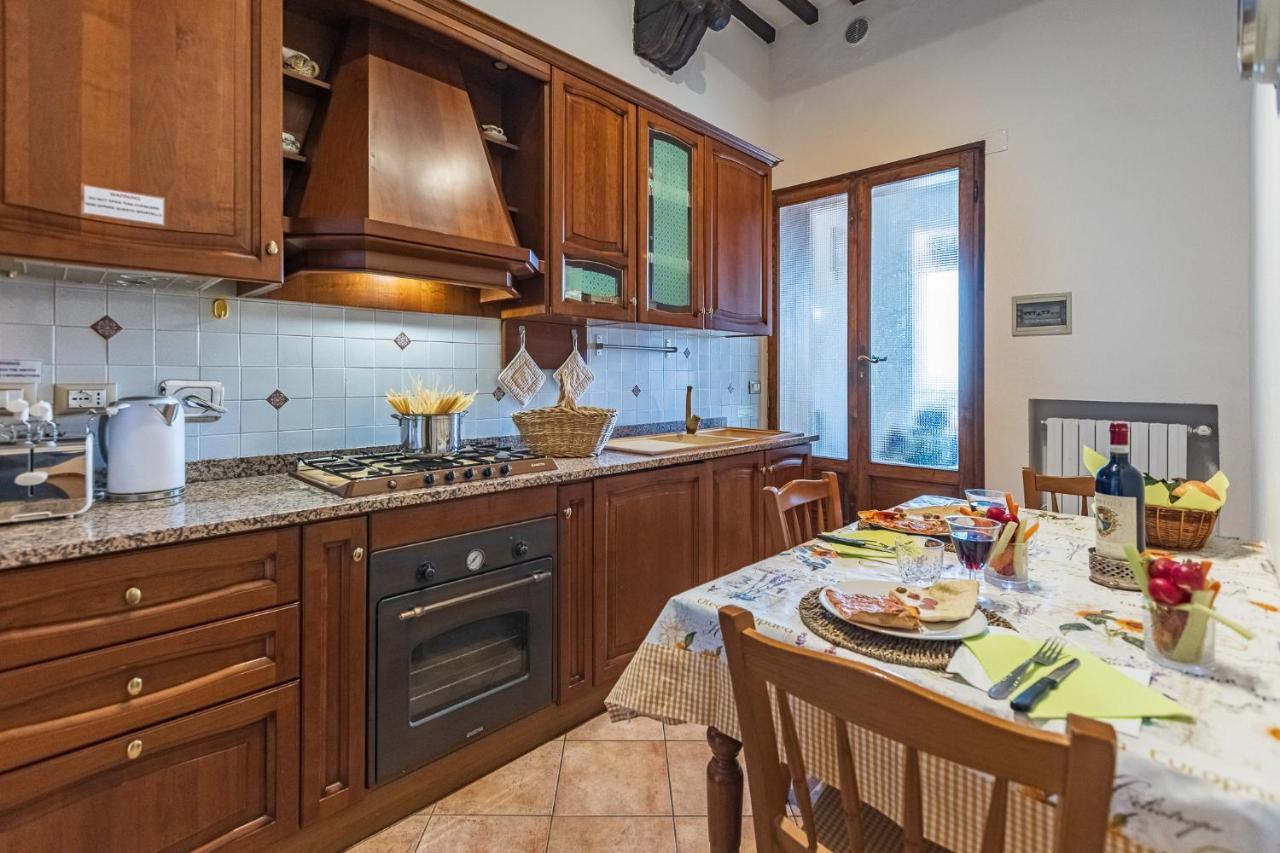 Il Borgo Antico Apartment Сан Джиминяно Екстериор снимка